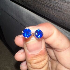 Blue stud earring 6mm